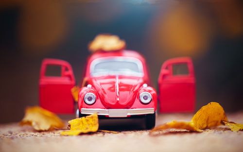 精致可爱的汽车玩具图片桌面壁纸