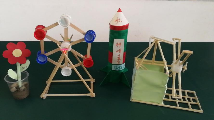 中小学生科技小制作发明水火箭发射架科目让雪碧飞行的原理讲解