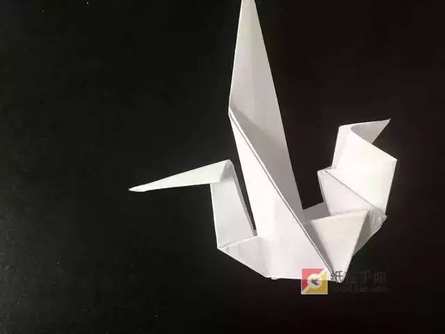抱腿鹤折纸,抱腿的千纸鹤怎么叠
